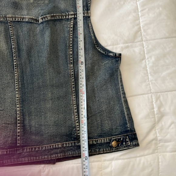 Sleeveless embellished denim vest jacket - Picture 7 of 11